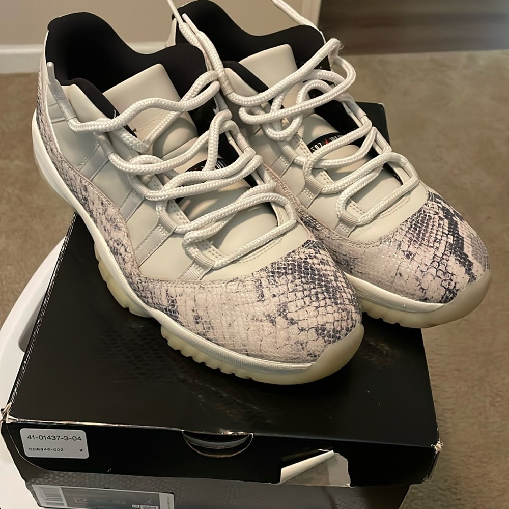 Jordan 11 low light Bone Snakskin🔥🔥🔥🔥